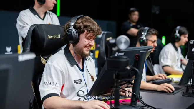 Vitality Edge Natus Vincere in Mirage Decider as ZywOo 1v4 Clutch Swings EPL Season 24 Swiss Tie